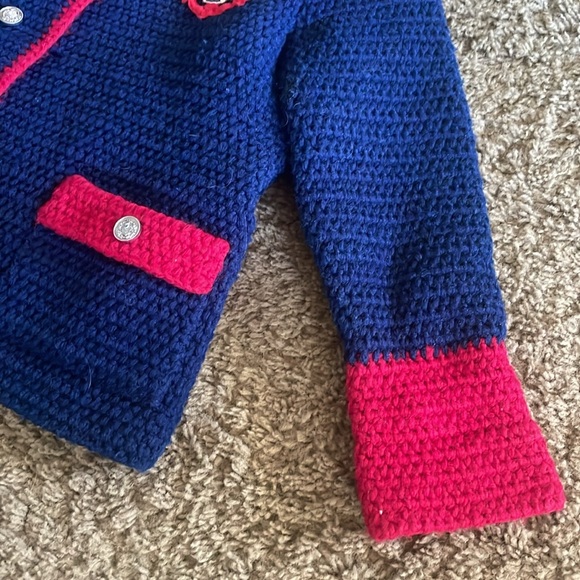 Unique Vintage Girls heavy navy & red hand knitted sweater/coat. Sz 3/4? - Picture 3 of 14